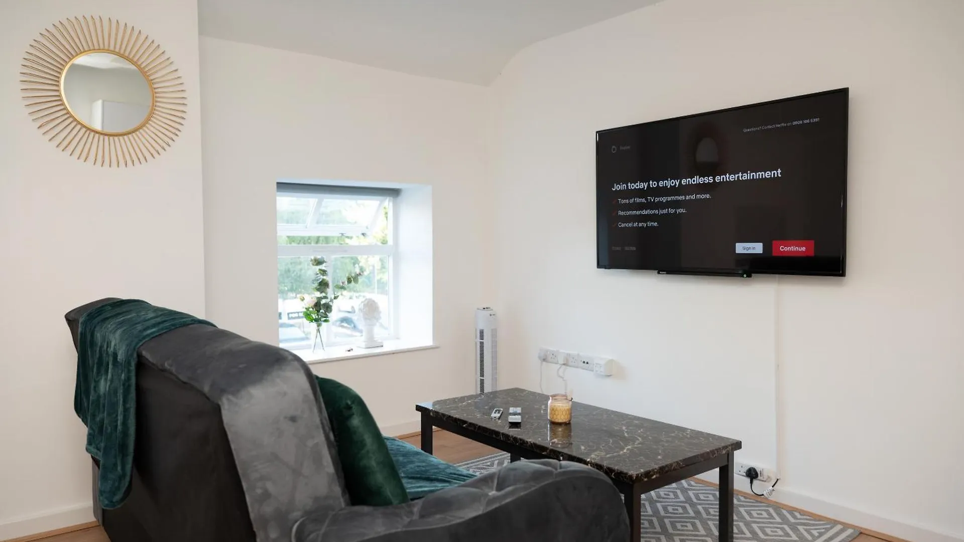 Corporate-Friendly 2Br Apartment In Leeds, Near Kirkstall Shopping Centre Leeds  United Kingdom